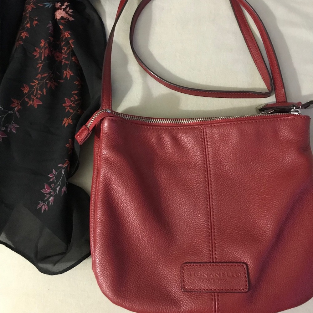 Crossbody purse! Leather.